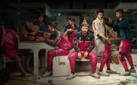 Combate estratégico con varios enemigos y efectos visuales intensos en The Alters.